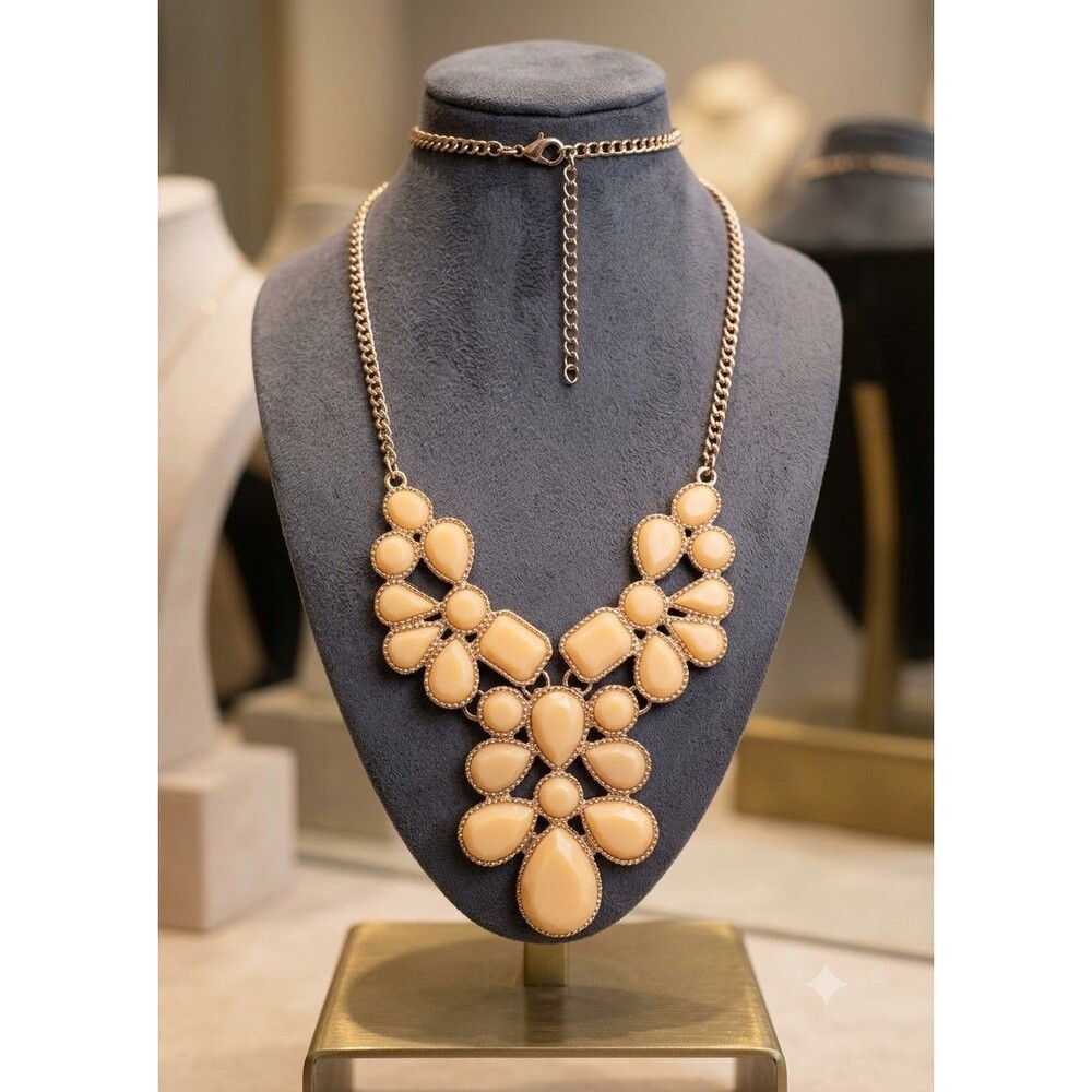 Vintage Gold Tone Peach Cabochon Bib Statement Necklace Apricot Resin Teardrop